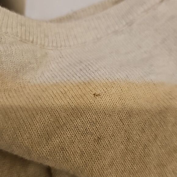 Everlane cashmere crew sweater size medium. - Picture 9 of 9